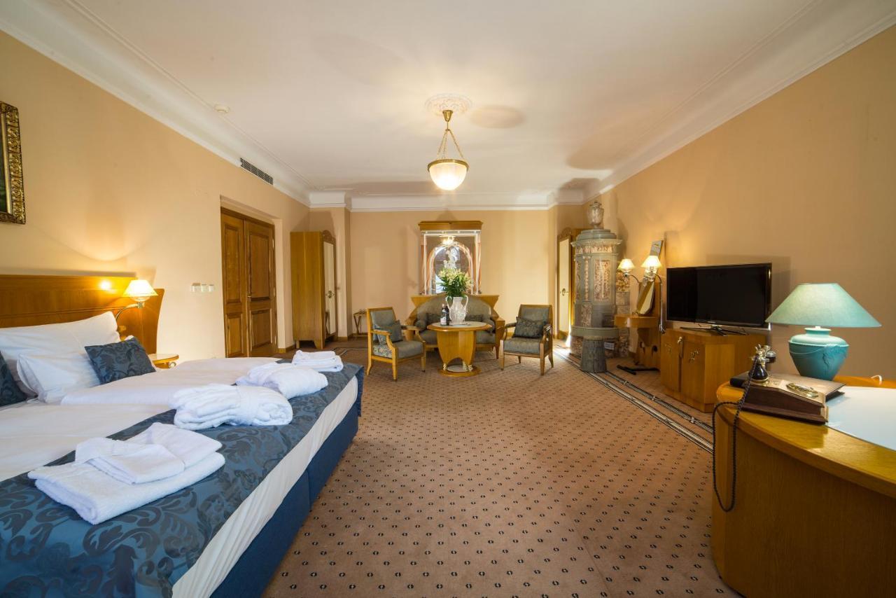Hotel Three Lilies Inkl Aquaforum Františkovy Lázně エクステリア 写真