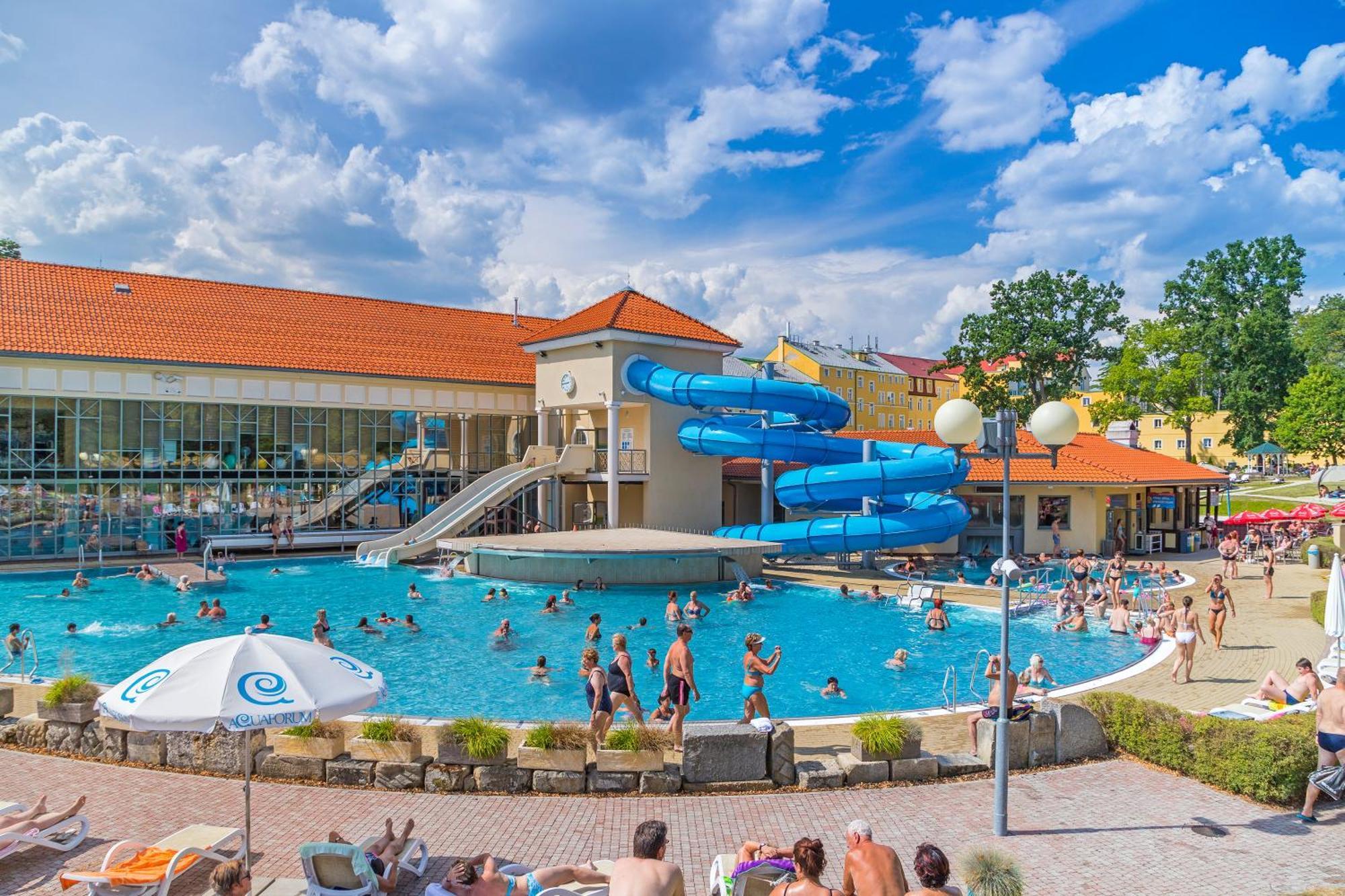 Hotel Three Lilies Inkl Aquaforum Františkovy Lázně エクステリア 写真