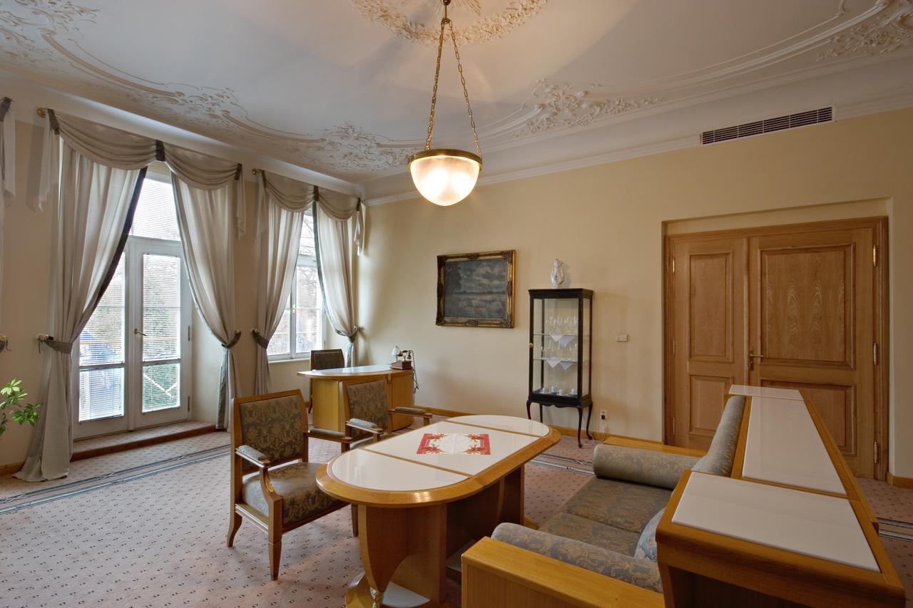 Hotel Three Lilies Inkl Aquaforum Františkovy Lázně エクステリア 写真