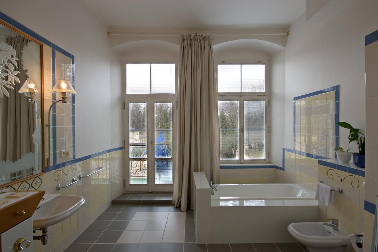 Hotel Three Lilies Inkl Aquaforum Františkovy Lázně エクステリア 写真
