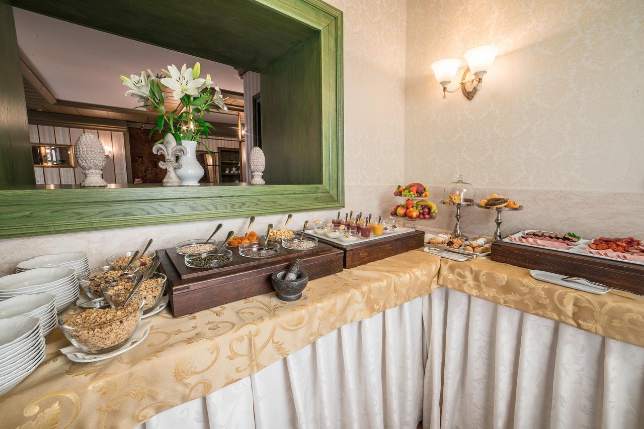 Hotel Three Lilies Inkl Aquaforum Františkovy Lázně エクステリア 写真