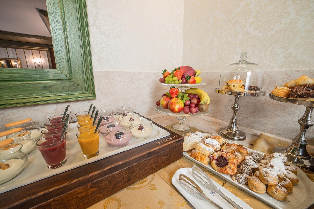 Hotel Three Lilies Inkl Aquaforum Františkovy Lázně エクステリア 写真
