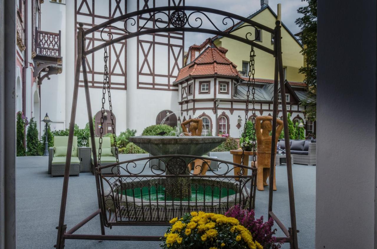 Hotel Three Lilies Inkl Aquaforum Františkovy Lázně エクステリア 写真