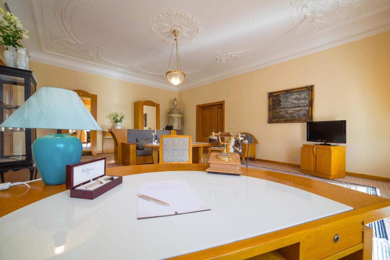 Hotel Three Lilies Inkl Aquaforum Františkovy Lázně エクステリア 写真